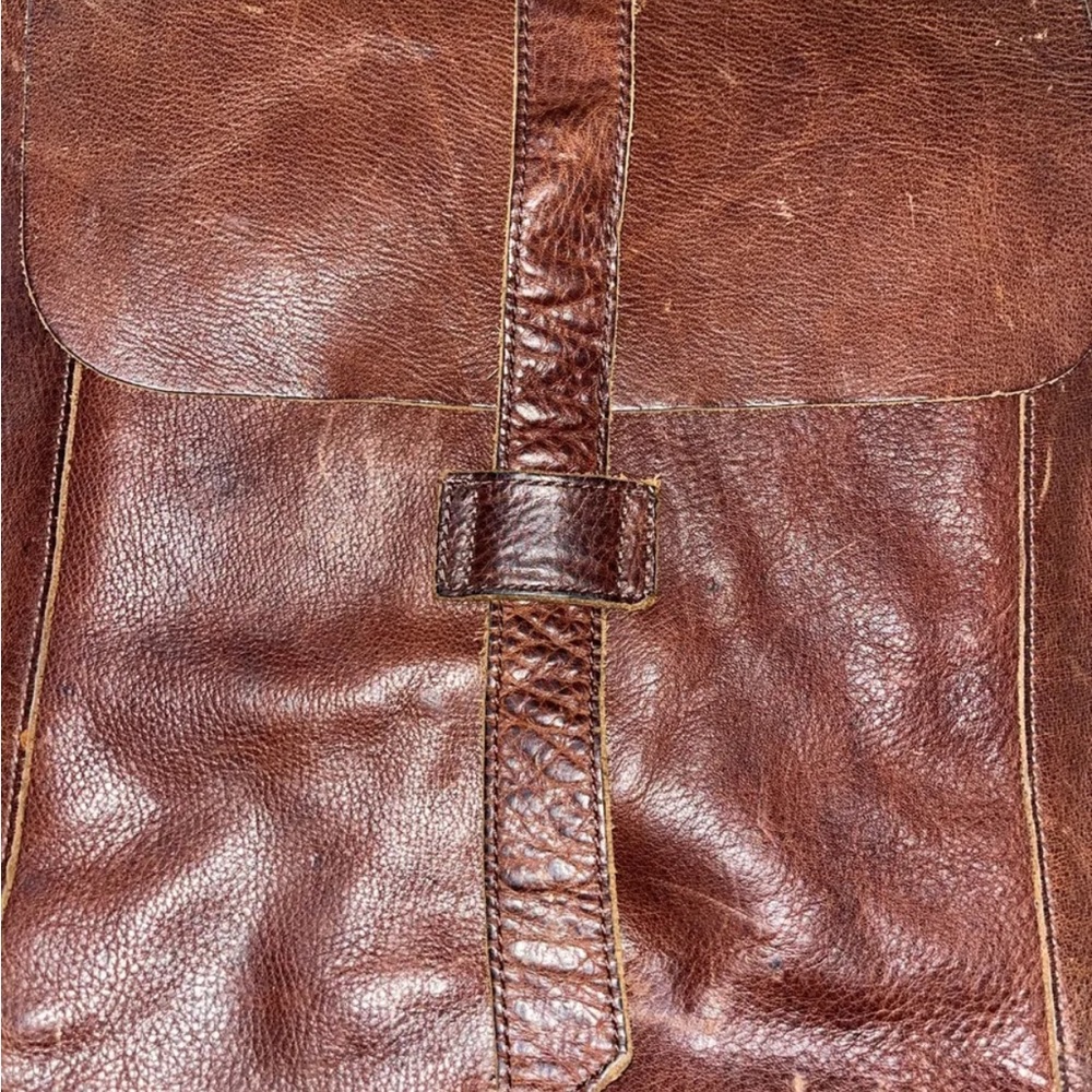 Duluth Trading Co. Leather Crossbody Bag/Messenger /Purse